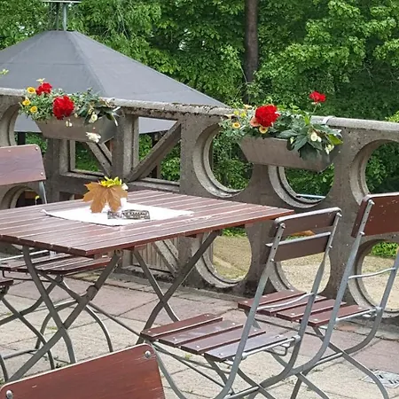 Hotel Kreuzbergbaude Beim Berzdorfer Mit Wohlfuehl Sauna Markersdorf