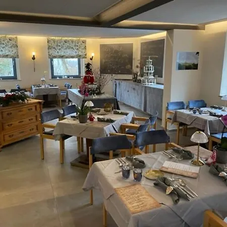 Hotel Kreuzbergbaude Beim Berzdorfer *