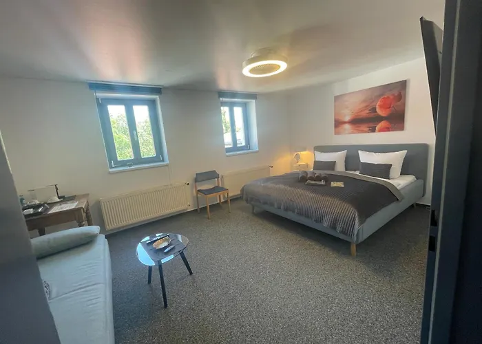 Hotel Kreuzbergbaude Beim Berzdorfer Mit Wohlfuehl Sauna